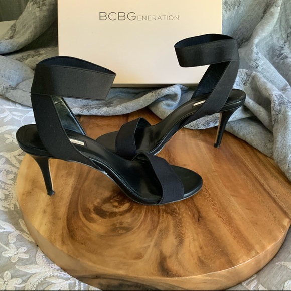 BCBGeneration Black Size 7 - 3 inch heel - Picture 7 of 7
